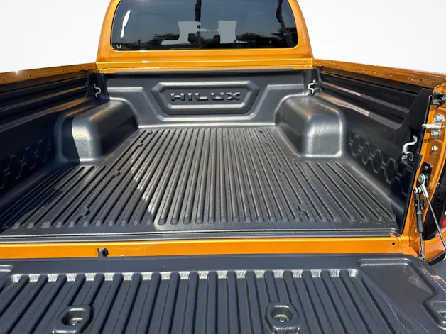 Toyota Hilux Double Cab.-Pick-up 2.8 D-4D MHEV 204 Invincible