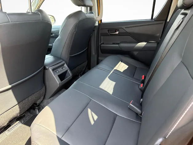 Toyota Hilux Double Cab.-Pick-up 2.8 D-4D MHEV 204 Invincible