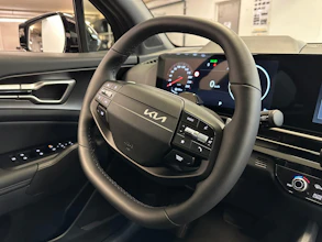 https://vehicle.imgix.net/4304199/6bdf24d1-ec4c-4228-b4f3-663075a43f32.jpg