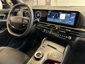 https://vehicle.imgix.net/4304199/a34fcd9d-1b95-4a97-bef3-d5c9bd1abab8.jpg