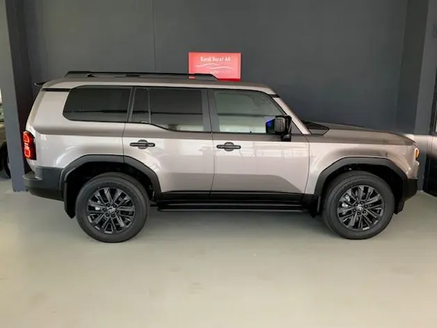Toyota Land Cruiser 2.8 D 48V Invincible