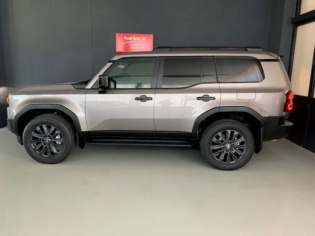Toyota Land Cruiser 2.8 D 48V Invincible