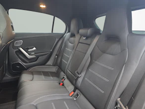 https://vehicle.imgix.net/4304257/e8dcfb77-510b-4cdd-aa73-91f71b7bd05d.jpg