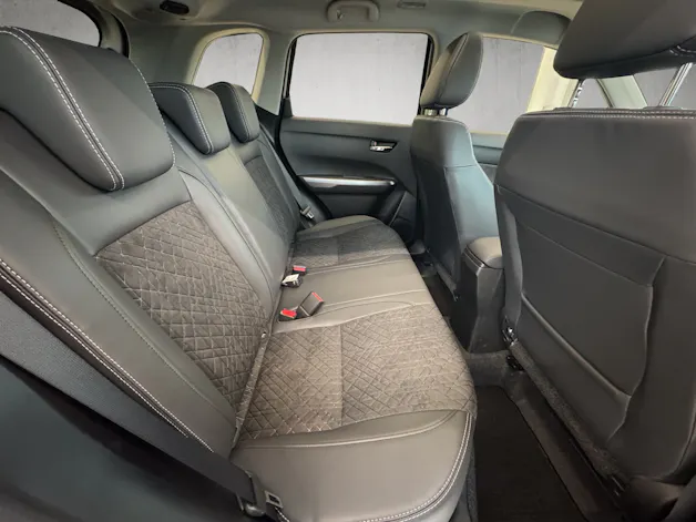 Suzuki Vitara 1.4 T Sakura Top Hybrid 4x4
