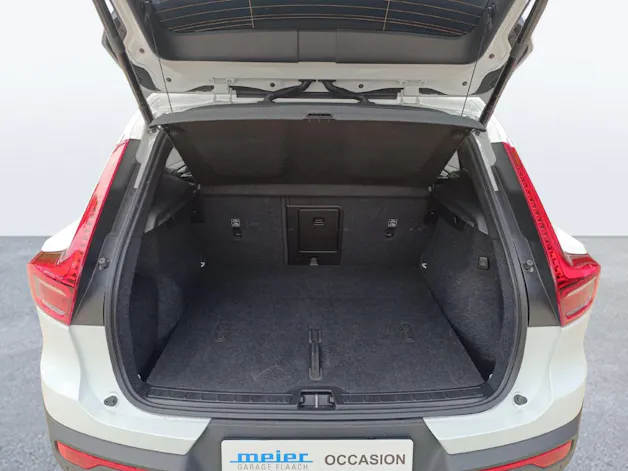 Volvo XC40 2.0 B4 MH Plus Dark