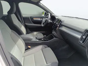 Volvo XC40 2.0 B4 MH Plus Dark