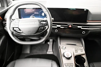https://vehicle.imgix.net/4304325/2a963465-65a8-4a0c-a9cd-56f6464f921b.jpg
