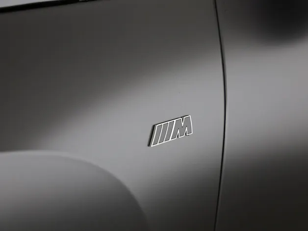 BMW iX M70