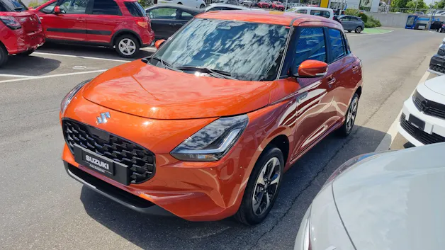 Suzuki Swift 1.2 Sakura Top Hybrid 4x4