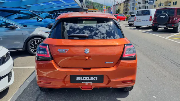 Suzuki Swift 1.2 Sakura Top Hybrid 4x4