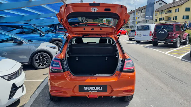 Suzuki Swift 1.2 Sakura Top Hybrid 4x4