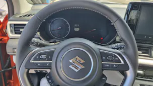 Suzuki Swift 1.2 Sakura Top Hybrid 4x4