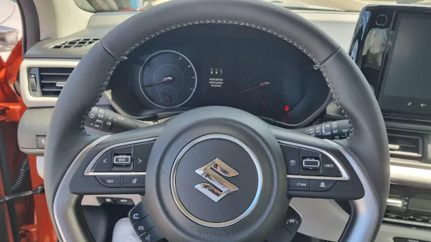 Suzuki Swift 1.2 Sakura Top Hybrid 4x4