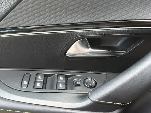 Peugeot 2008 1.2 PureTech 155 GT