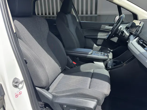 BMW 218i Active Tourer AUSSTATTUNGSPAKET PROFESSIONAL