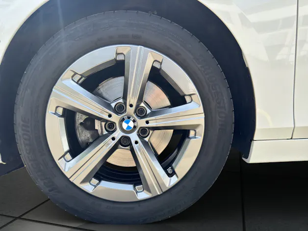 BMW 218i Active Tourer AUSSTATTUNGSPAKET PROFESSIONAL