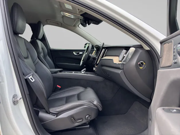 Volvo XC60 2.0 B5 MH Plus Dark AWD