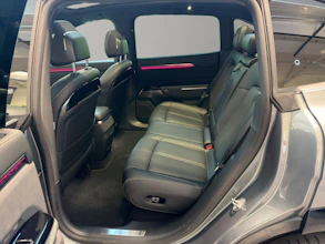 https://vehicle.imgix.net/4304587/657a2e94-5abc-41e9-8f5f-de46a9c79fb6.jpg