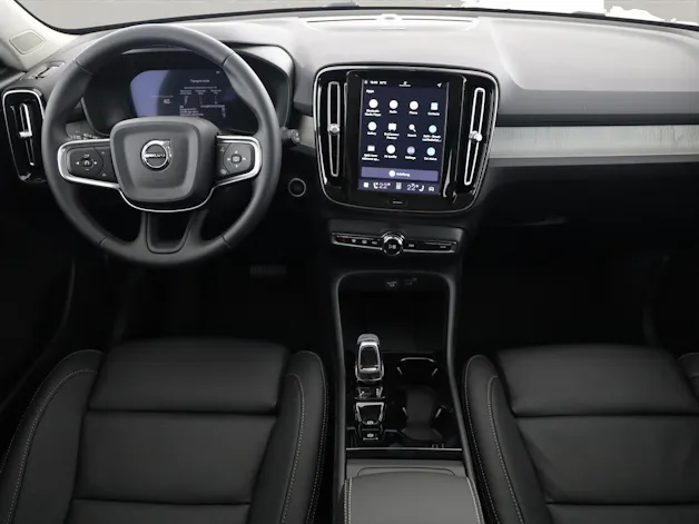 Volvo XC40 2.0 B3 MH Plus Dark