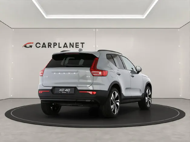 Volvo XC40 2.0 B3 MH Plus Dark