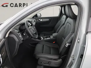 Volvo XC40 2.0 B3 MH Plus Dark