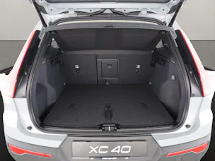 Volvo XC40 2.0 B3 MH Plus Dark