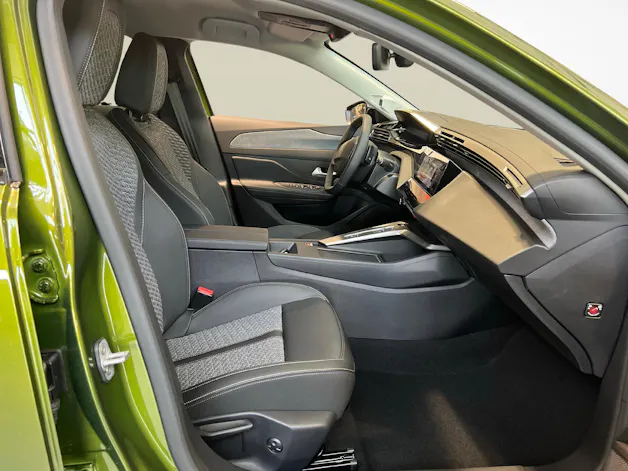 Peugeot 408 1.2 Hybrid Allure