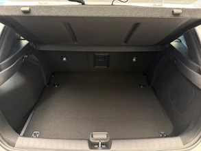 https://vehicle.imgix.net/4304682/beae1bab-e05c-4240-acbb-882d8f4cc5a1.jpg