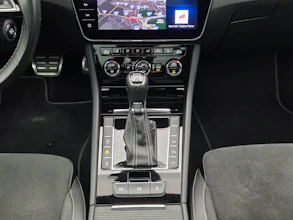 https://vehicle.imgix.net/4304703/04bda5ed-773b-4996-a48a-7cd95c6bdbc7.jpg