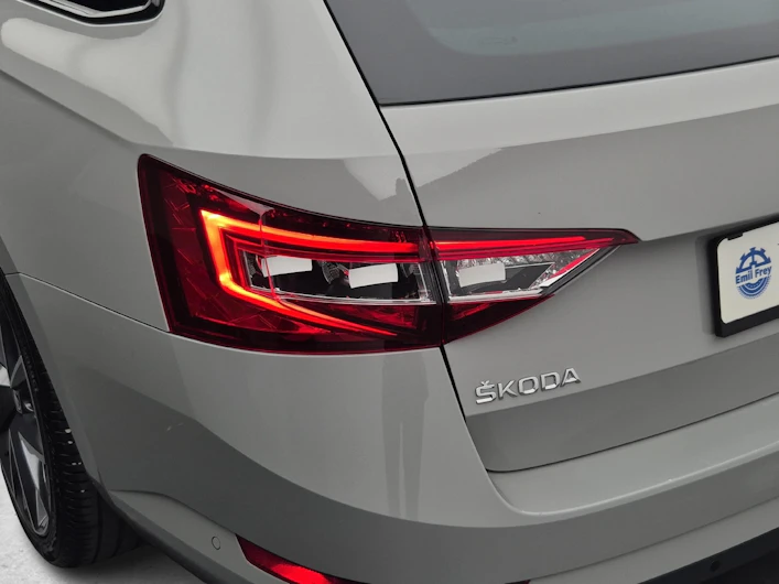 Fahrzeugbild SKODA SUPERB