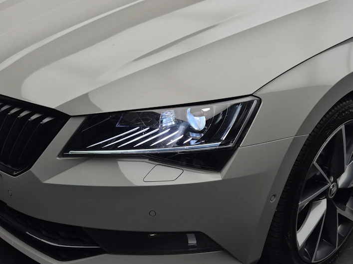 Fahrzeugbild SKODA SUPERB