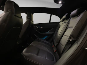 https://vehicle.imgix.net/4304754/28b505c7-08aa-4eb0-b91c-dd0adcce1a94.jpg