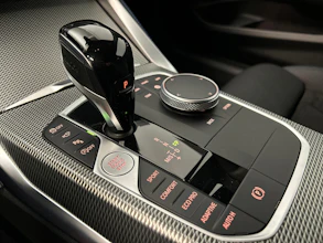 https://vehicle.imgix.net/4304777/04e6d3ee-b3ff-4964-92a9-2c404e9d2934.jpg