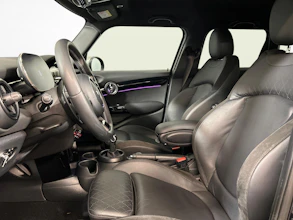 https://vehicle.imgix.net/4304780/2c4e85eb-6d47-47c4-8826-ffafa256578d.jpg