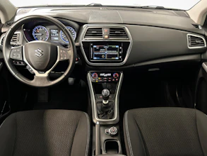 https://vehicle.imgix.net/4304789/0d2871fd-470b-4853-b752-458f2b7ec6b3.jpg