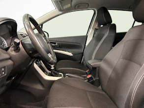 https://vehicle.imgix.net/4304789/73bb500b-c72a-4bf7-a009-96748f363c94.jpg