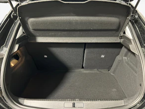 https://vehicle.imgix.net/4304797/6c0df01b-033b-4688-b2b1-36dea2f7db5a.jpg