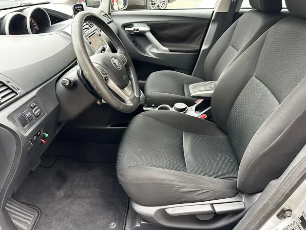 Toyota Verso 1.8 VVT-i Luna Easy MiD 5P
