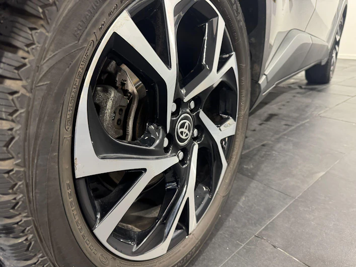 image du véhicule TOYOTA C-HR