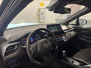 image du véhicule TOYOTA C-HR 2.0 VVTi HSD Trend