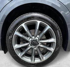 https://vehicle.imgix.net/4304824/5c4ecd8f-bb60-4a5a-b295-33ab608ff5bd.jpg