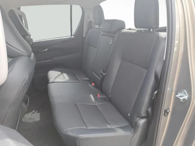 Toyota Hilux Double Cab.-Pick-up 2.8 D-4D MHEV 204 Invincible