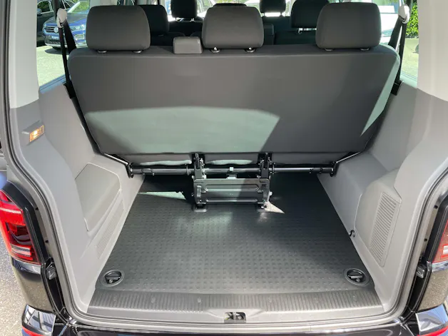VW T6.1 Caravelle 3000 2.0 TDI 150 Comfortline DSG 4m