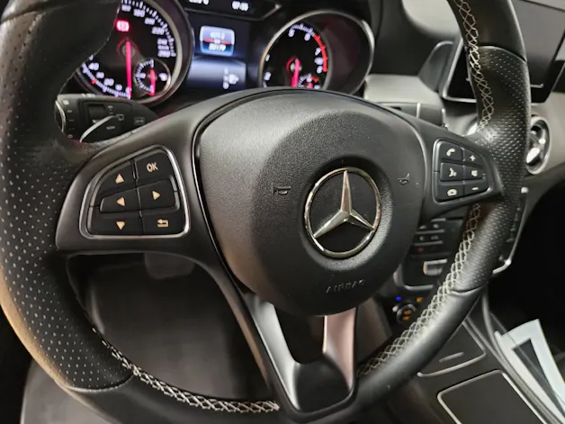 Mercedes-Benz CLA 180 Urban Shooting Brake
