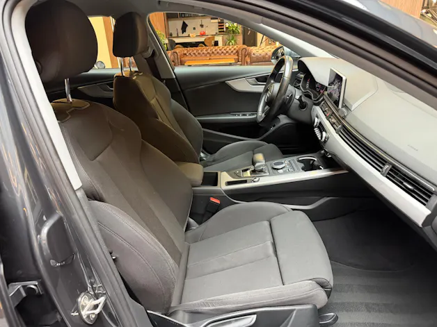 Audi A4 2.0 35 TFSI S Line S-Tronic
