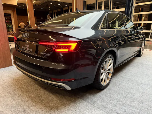 Audi A4 2.0 35 TFSI S Line S-Tronic