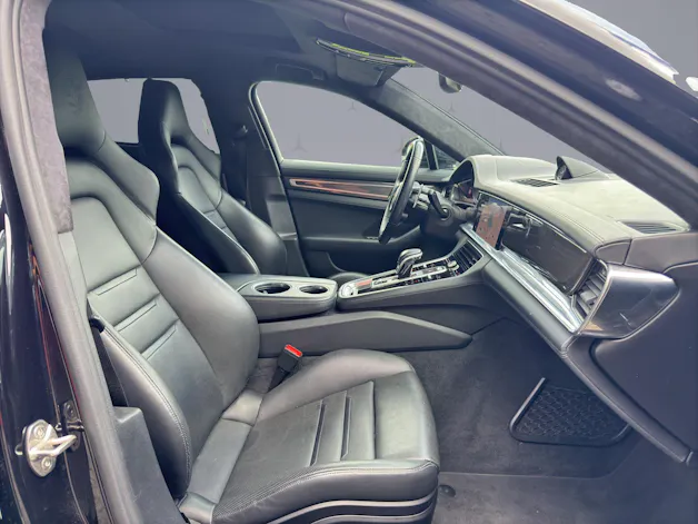 Porsche Panamera Sport Turismo 4.0 V8 GTS