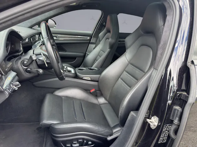 Porsche Panamera Sport Turismo 4.0 V8 GTS