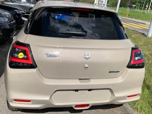 Suzuki Swift 1.2 Sakura Top Hybrid
