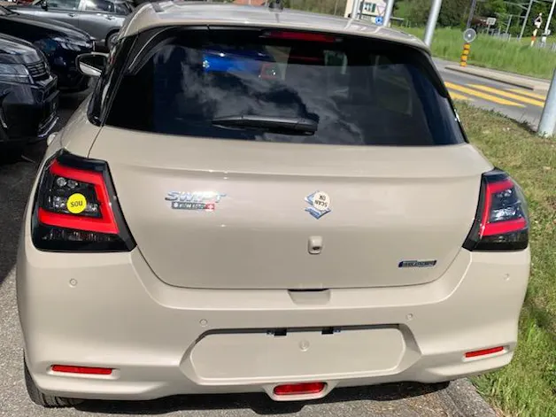 Suzuki Swift 1.2 Sakura Top Hybrid